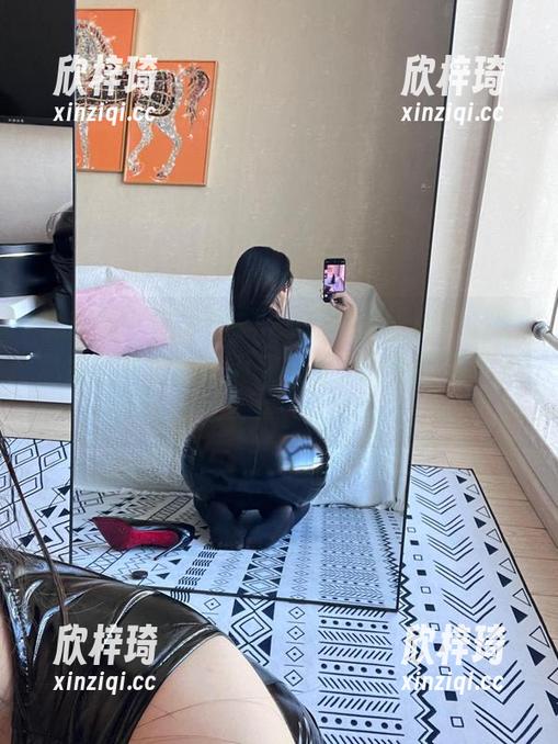 微密圈 - 红肚兜+120斤的小王同学，让私房图片变得有趣又呆萌，纯粹的日常欢乐。