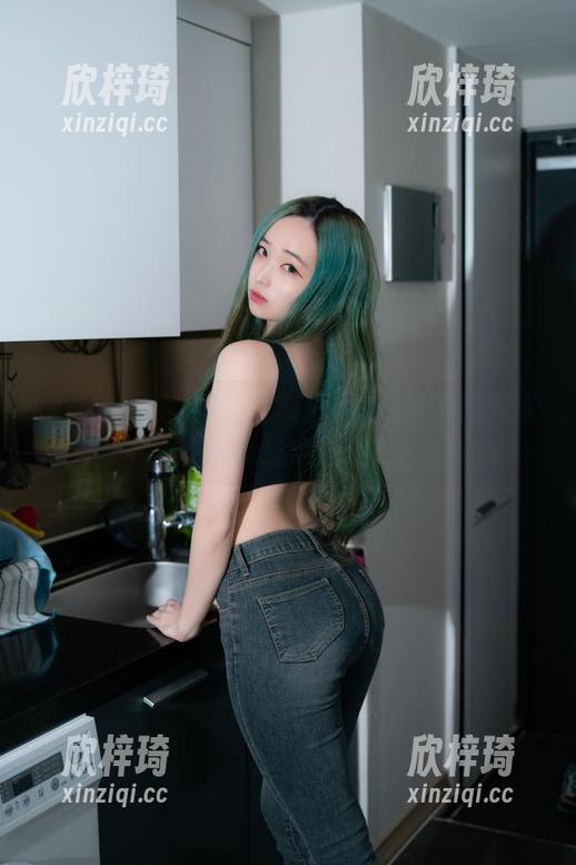 Bambi(밤비)的兔女仆私拍：图集里藏着些许俏皮心思哟！