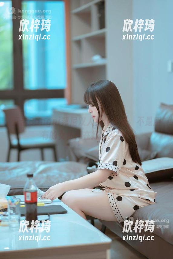 直击Bangni邦尼双人女仆合集：不是所有的女仆都在打扫卫生！