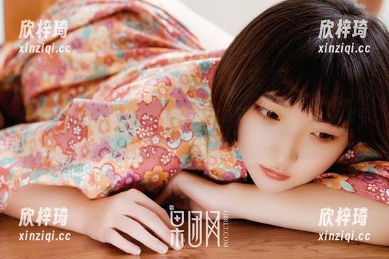 GIRLT果团网 - 莫雅淇的全套连体衣系列，忍不住想问，哪里可以下载她的穿搭技巧？