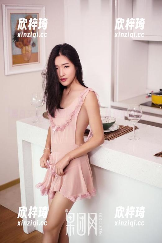 GIRLT果团网 黑白交汇,果团网的美图,给你的眼睛开个小窗口