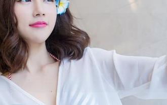 IMiss爱蜜社 - 看！杨紫嫣Cynthia又在捣鼓新花样！女友版的原图和图包，尽在这里等你来关注！