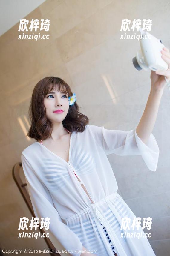 IMiss爱蜜社 - 看！杨紫嫣Cynthia又在捣鼓新花样！女友版的原图和图包，尽在这里等你来关注！