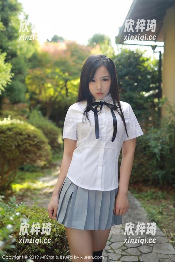 MFStar模范学院 - 在SiByl李思宁的免费照片里，秘密恐怕就是...另一种期待吧