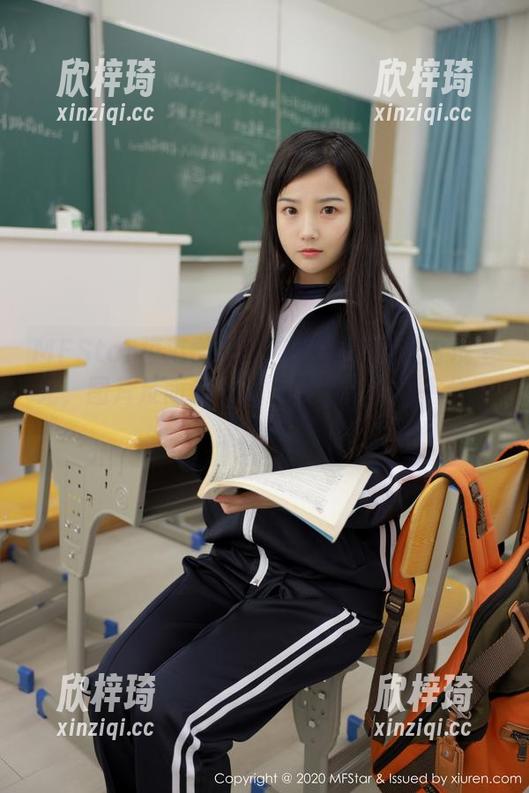 MFStar模范学院 - 电竞唐嫣的黑白没圣光，图片反而像个抽象画，让我有点分不清现实。