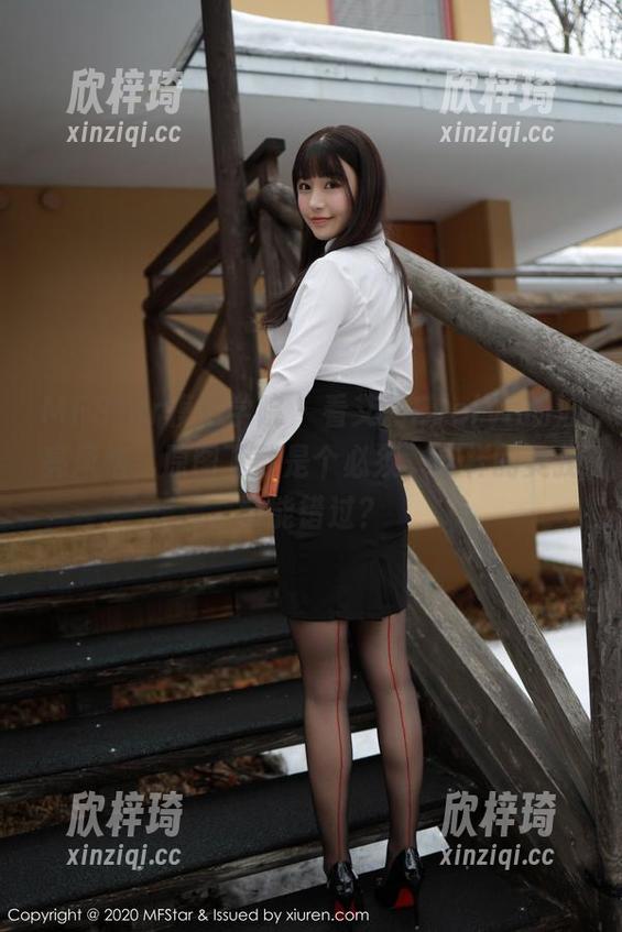 MFStar模范学院 - 看艾莉Evelyn的油亮风格，原图下载是个必须，这样的美我岂能错过？