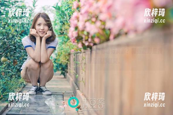 TGOD推女神 - Akiki朱若慕的图库里有啥好资源？制服摄影是我偷偷的清单，打破偶像剧框架。