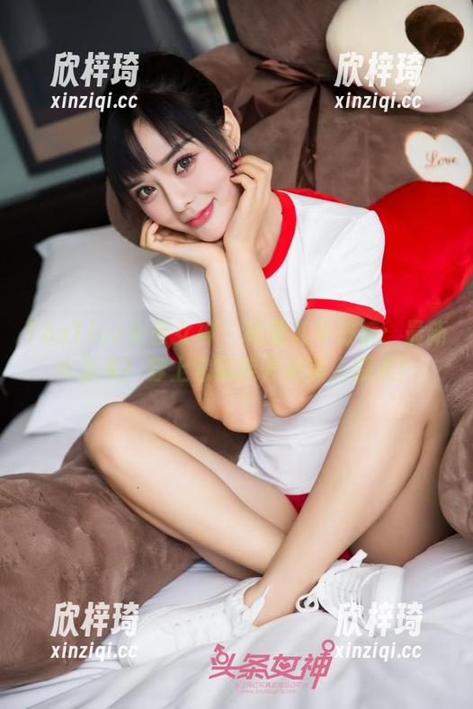 TouTiao头条女神 - 松果儿牛仔裤：最新作品集！穿上它就能开启迷人模式！