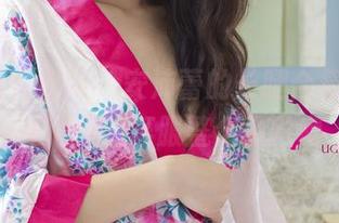 UGirls尤果网 - 安沛蕾的长腿合集，看她如何用腿征服整个摄影棚