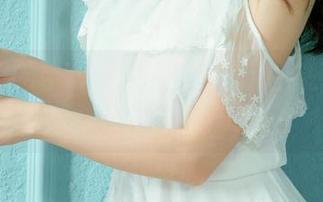 UGirls尤果网 - 荒野求生式用法的裤里丝，李凌子的图集哈哈！