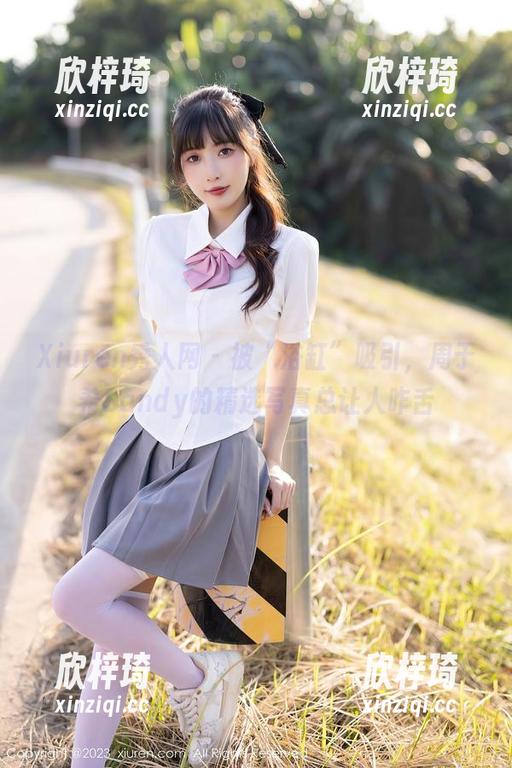 Xiuren秀人网 - 被“浴缸”吸引，周于希Sandy的精选写真总让人咋舌