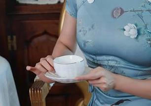 Xiuren秀人网 - 睁大眼看，私房图集里的唐翩翩运动姿势——明明在运动却像在过家家？