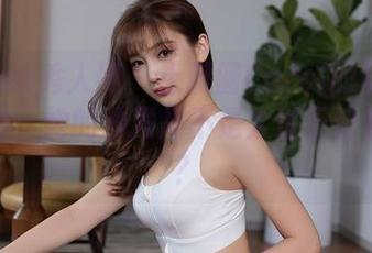 Xiuren秀人网 - 土肥圆Carol的居家更新合集：她的沙发是不是太过于好看了吧？