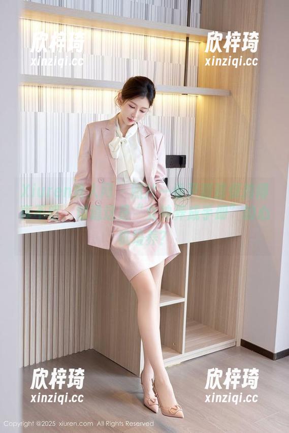 Xiuren秀人网 - 照片一看尹甜甜保持得真不错，难道这是“女神养成手册”的心机培养？
