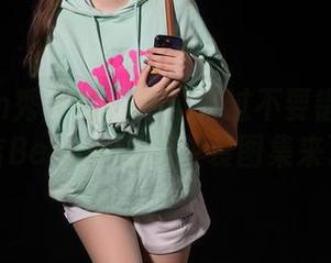 Xiuren秀人网 - 走过路过不要错过——白洁Bessie的职业装图集来了！