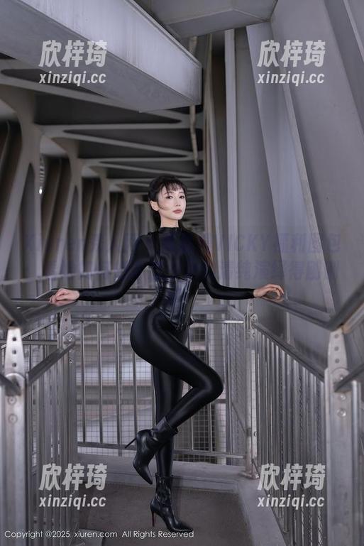 Xiuren秀人网 - 陈雅漫VICKY福利图包：看她如何把青涩少女的清纯演绎得刚刚好！