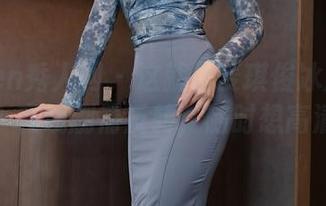 Xiuren秀人网 - 这就是麦琪绫冰激淋的校服？在线剧情反转，随时想高清回放