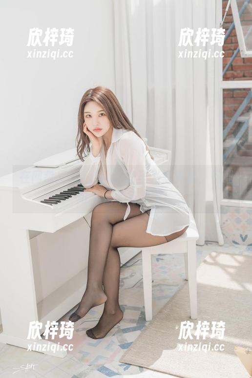 在网盘里捞Zzyuri的圣光写真集，下载可不是太简单哦！