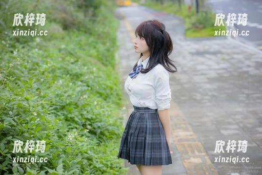 nyako喵子大魔王的“甘雨OL魔”合集，照片里的每一秒都在拉扯我的三观。