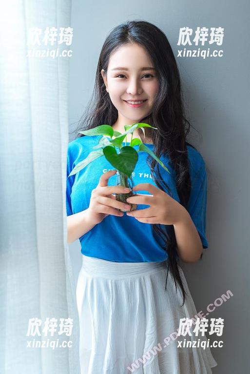 partycat轰趴猫 - 在线沉浸在棉花糖candy圣诞写真中，甜蜜就像那飘舞的雪花，忽然脑洞大开