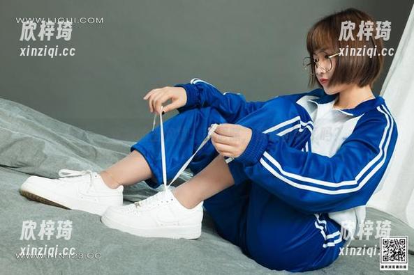 丽柜-王欣竹 丽柜 - 定制的王欣竹:美腿照,你准备好了吗?