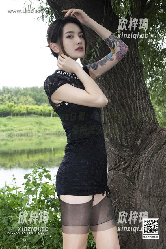 丽柜 - 美美plus白裙：写真合集，简约还是复杂，看她怎么玩转。