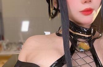 九言的这组全套作品，路易九世的魅力不知何处来