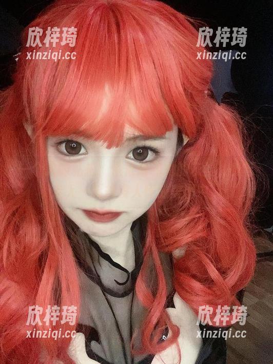 一个人的私拍：倦倦喵和她的灰丝，恍若走入一幅却没人懂的美图中。