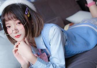 更新怎么把我心里那根弦扯得那么紧，兔玩映画的黑丝写真不是一般的吸引人。