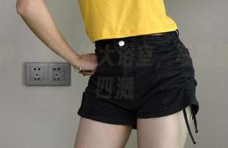 初夏女神 - 柒柒的大浴室，写真里的水花四溅