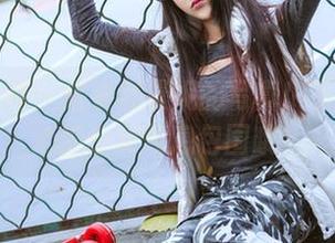 头条女神 - 来看杨曼妮的写真！下载后小心被少女气息包围哦！