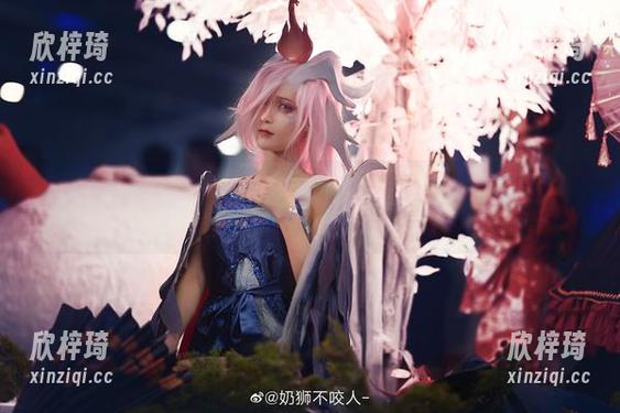 奶狮不咬人上阵！充满味道的套图，完全没想到她会把厨房变成舞台。