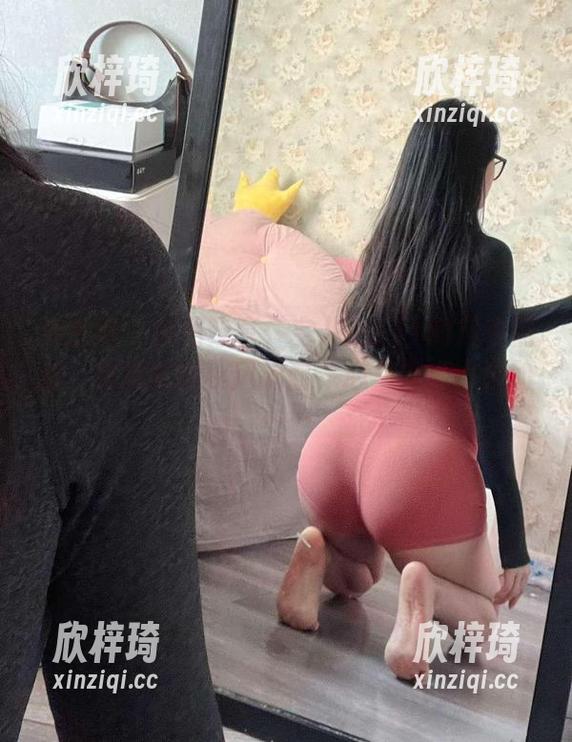微密圈 - 原图分享：宝儿茹171的风衣黑丝，感觉就像秋风拂面，心里有点小激动……