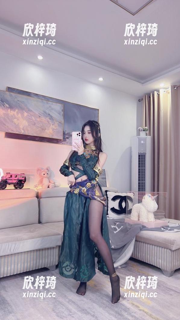 小小奶瓶儿的写真，白色蕾丝，我的天哪！