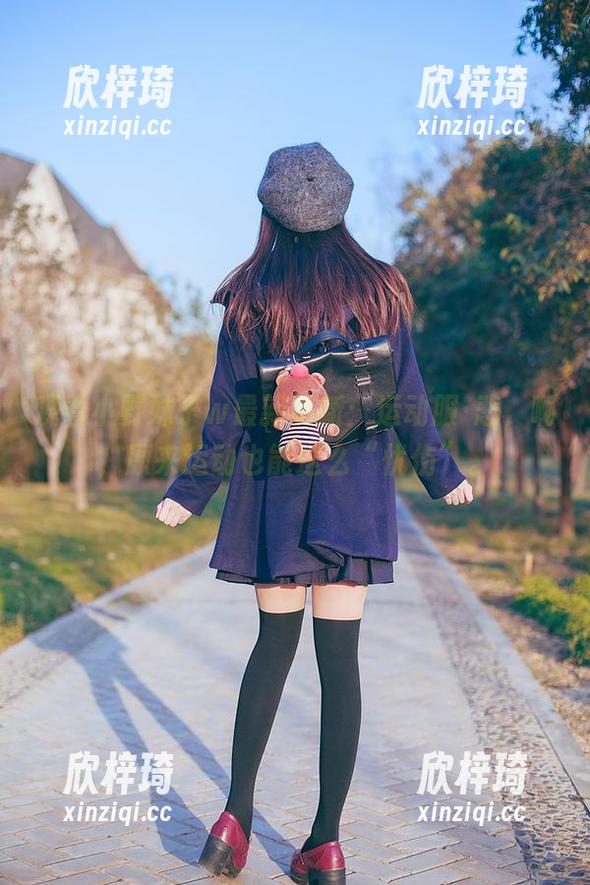 观看小野妹子w最新更新：运动服·悲，啊，原来运动也能这么“忧伤”。