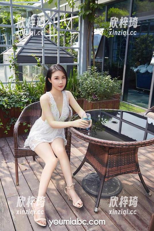 尤蜜荟 - 喜欢床，柚柚酱的全套作品狂欢，来试试你自家的沙发！