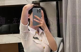 微密圈 - 左公子666高清写真：黑丝才不是简单的搭配
