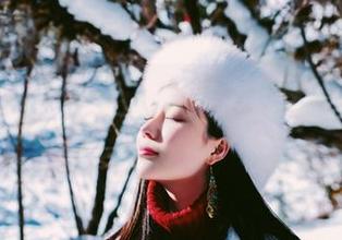 看年年Nnian如何把蕾丝兔宝宝cos到极致，图集值得一刷再刷，哈哈。