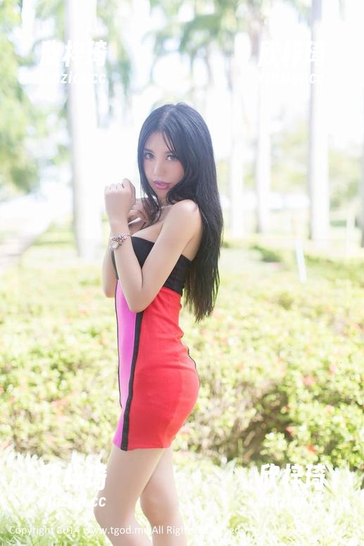 推女神 - 莫雅淇与毛衣的“不解之缘”：写真美图中的小期待