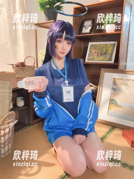 星之迟迟给你送福利，下载她的粉色写真，你的手机要“变色”啦！