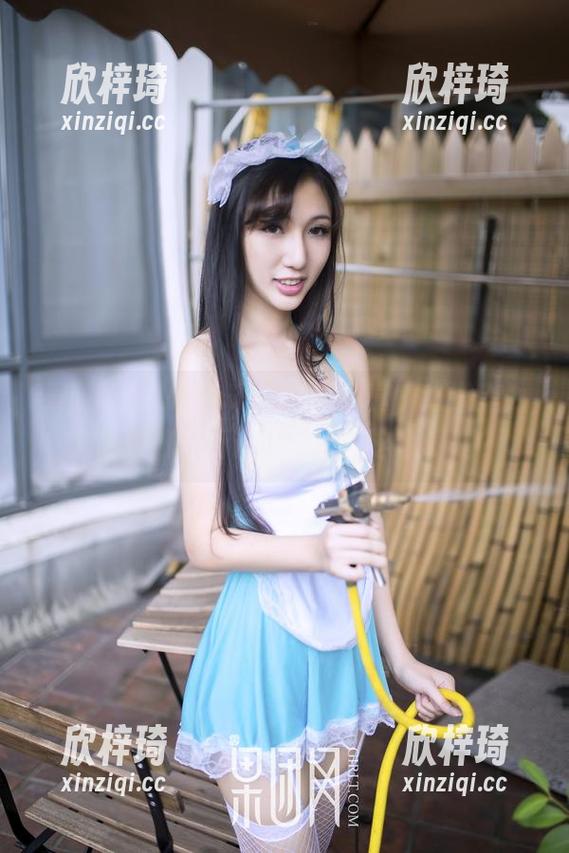 果团网 - Miss琪的美脚写真，难道是为了让我们重新认识‘脚’这个词吗？