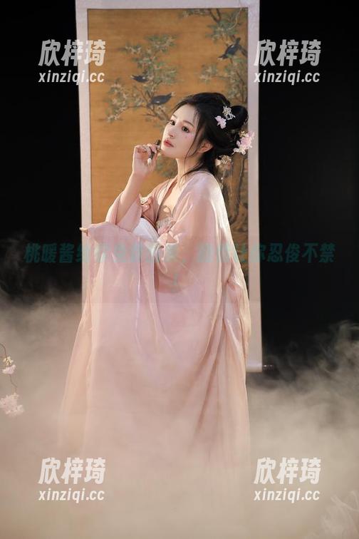桃暖酱给你免费图集，剧情让你忍俊不禁！