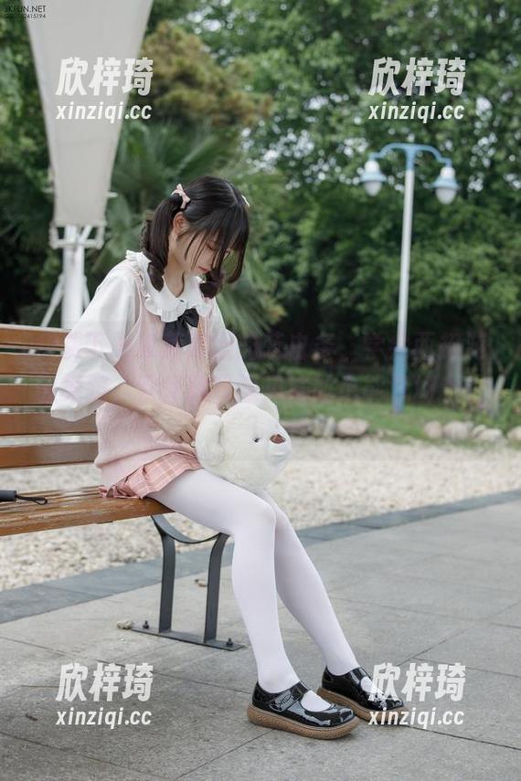 森萝财团 免费下载森萝财团的蓝白条,学会两招游歌舞蹈,秋冬就算遇见尴尬也能气场十足!