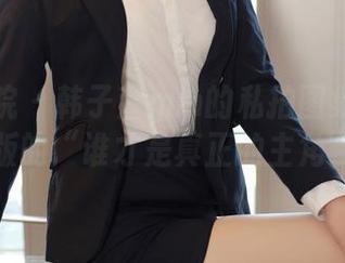 模范学院 - 韩子萱mm的私拍图集：教室版的“谁才是真正的主角”
