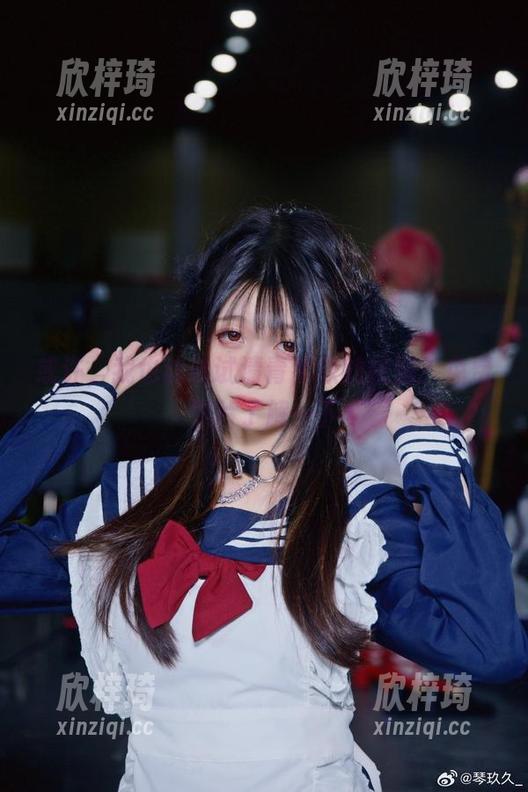 或许，我也该试试清青琴玖的校服？免费照片了解一下