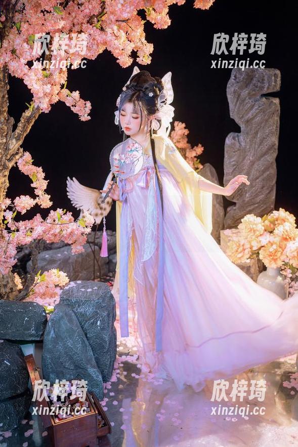 爆机少女喵小吉来啦，私拍与冰雪组合的完美邂逅