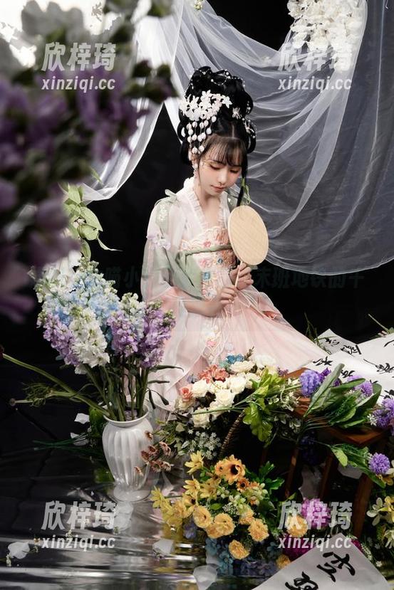 爆机少女喵小吉 爆机少女喵小吉全套作品:末班地铁的午夜独白