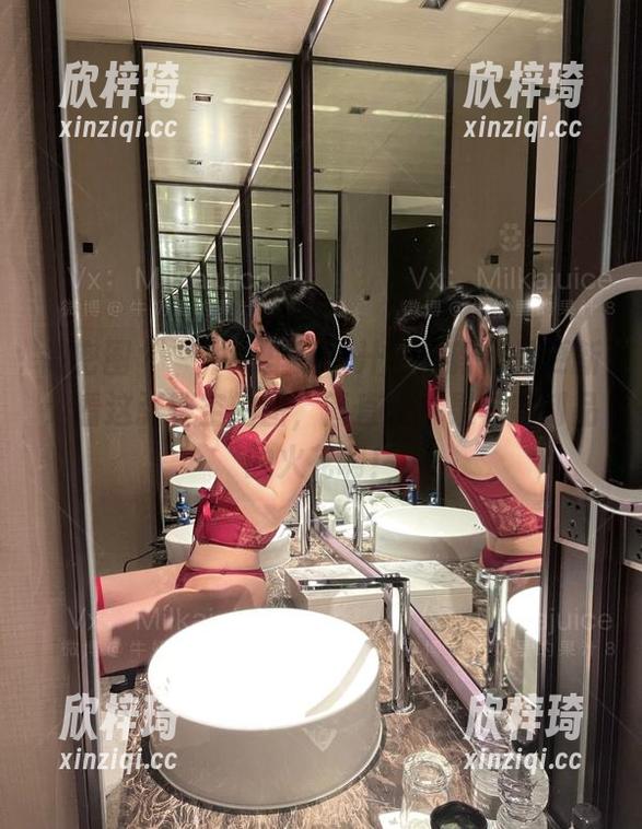 微密圈 - “牛奶里的果汁”最新作品更新：看这张镂空的图，简直是水果与乳制品的火花啊！