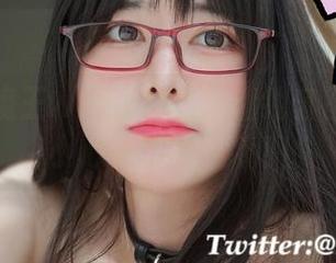 眼酱大魔王w授权：最新清纯套图更新！小心看了会上瘾！