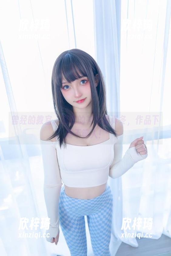 神乐坂真冬 曾经的教室、现在的神乐坂真冬,作品下载不等人!